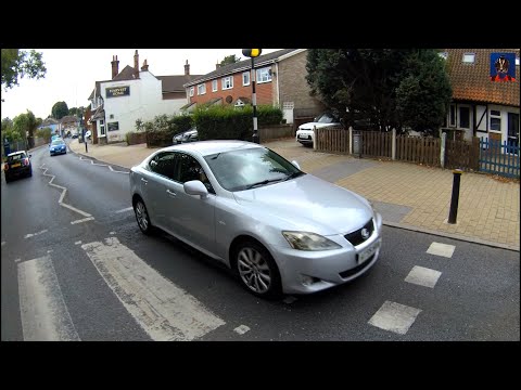 Rule 195 of the Highway Code: Everything You Need to Know